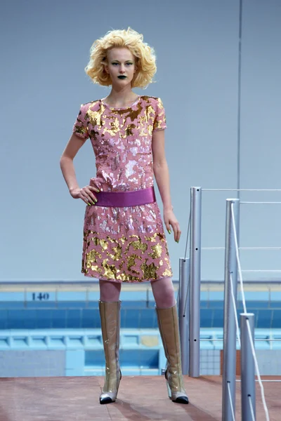 Look 29
